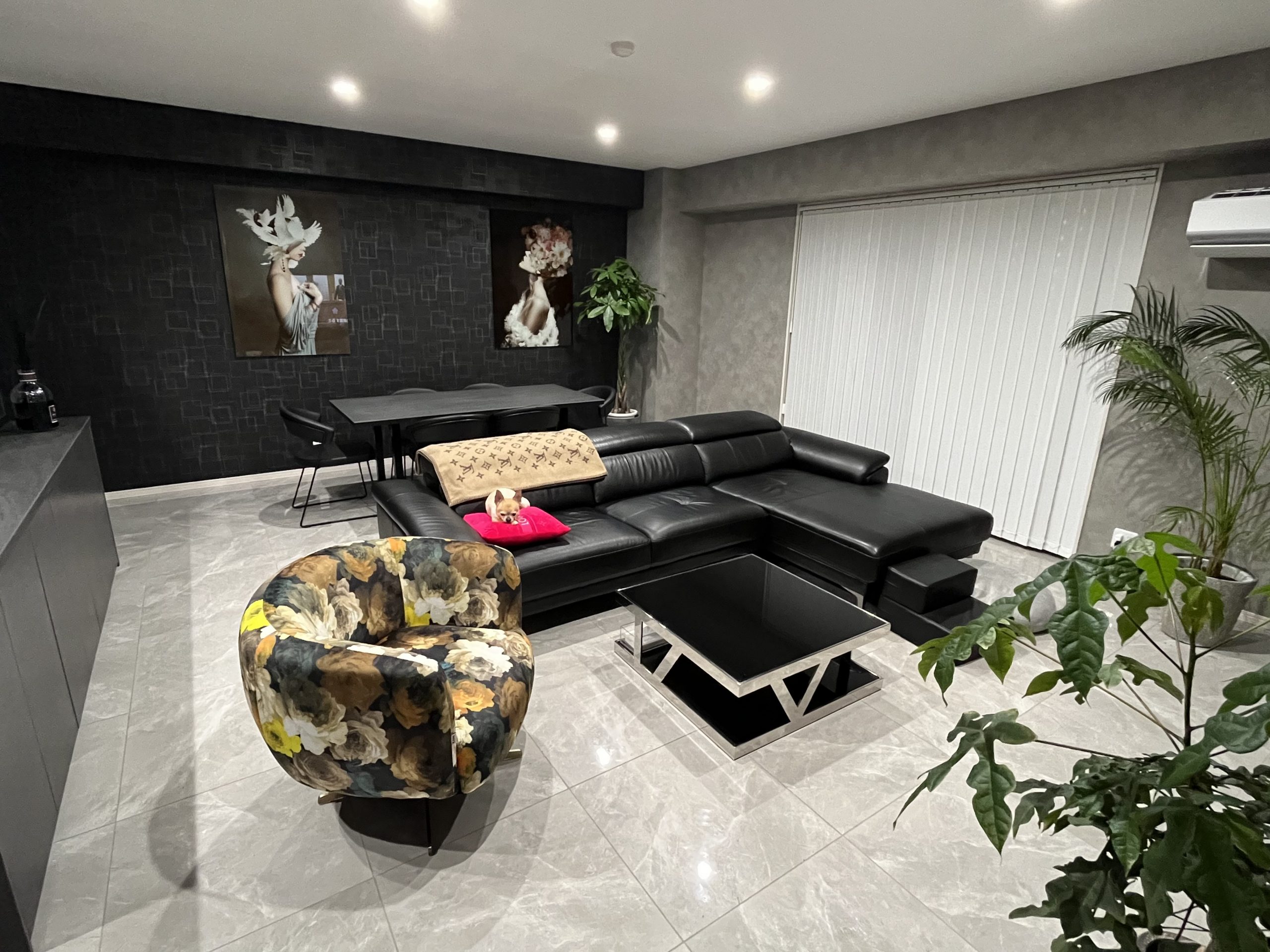 黒を基調にしたモダンなお部屋 | インハウス久永｜鹿児島の家具